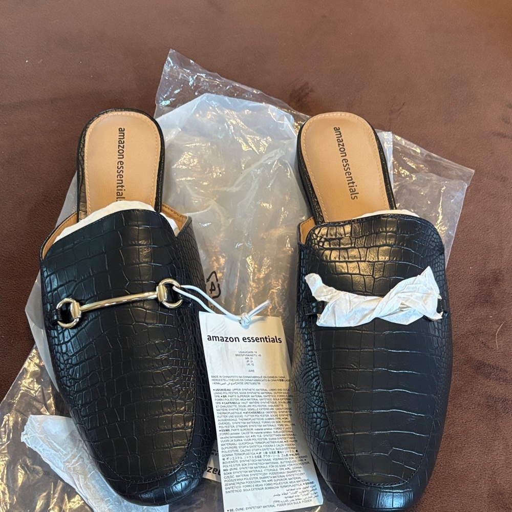 Brand New in Bag Amazon Essentials Black Croc-Embossed Mules